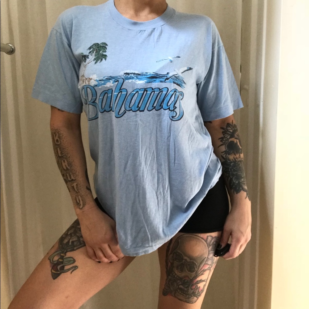 ▪️vintage | ‘79 baby blue Bahamas souvenir tee▪️ - Picture 2 of 6